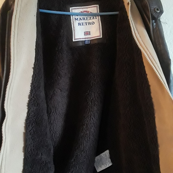 Sweater with hoodie - Picture 3 of 8